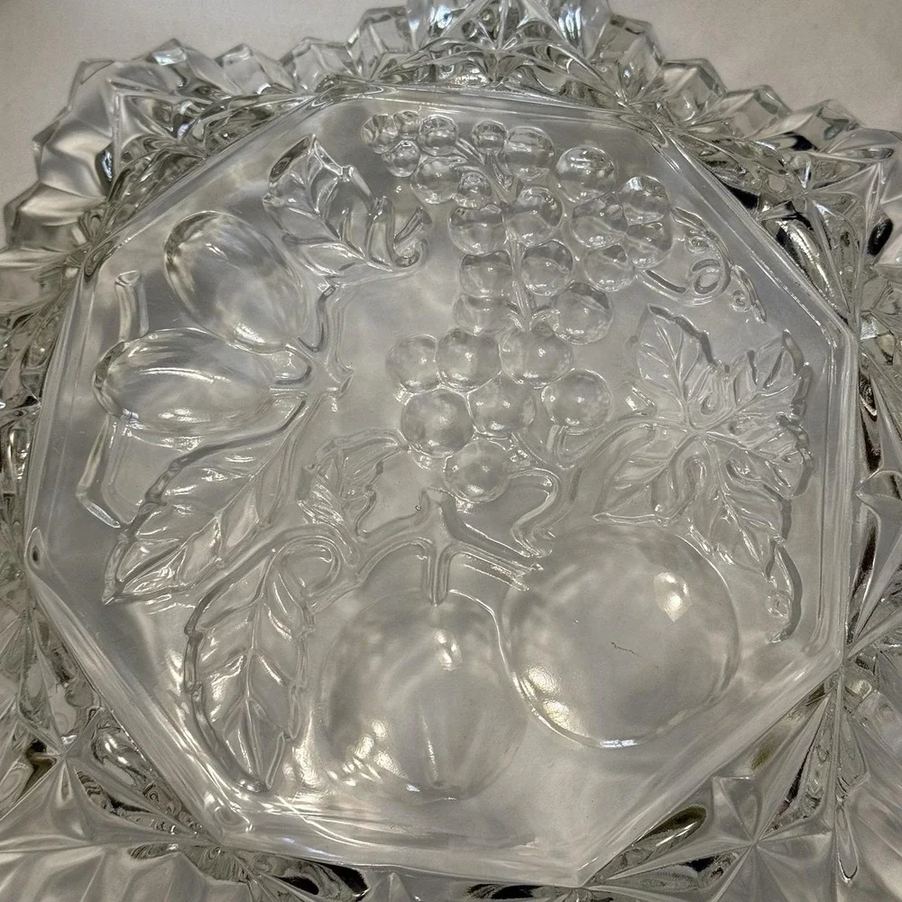 Vintage Clear Pressed Glass Fruit Bowl Grapes Apple Pear Starburst Scalloped 11